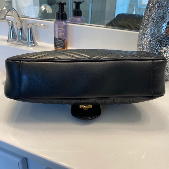 🔴SOLD🔴GUCCI GG Marmont Medium Shoulder Bag - Picture 6 of 10